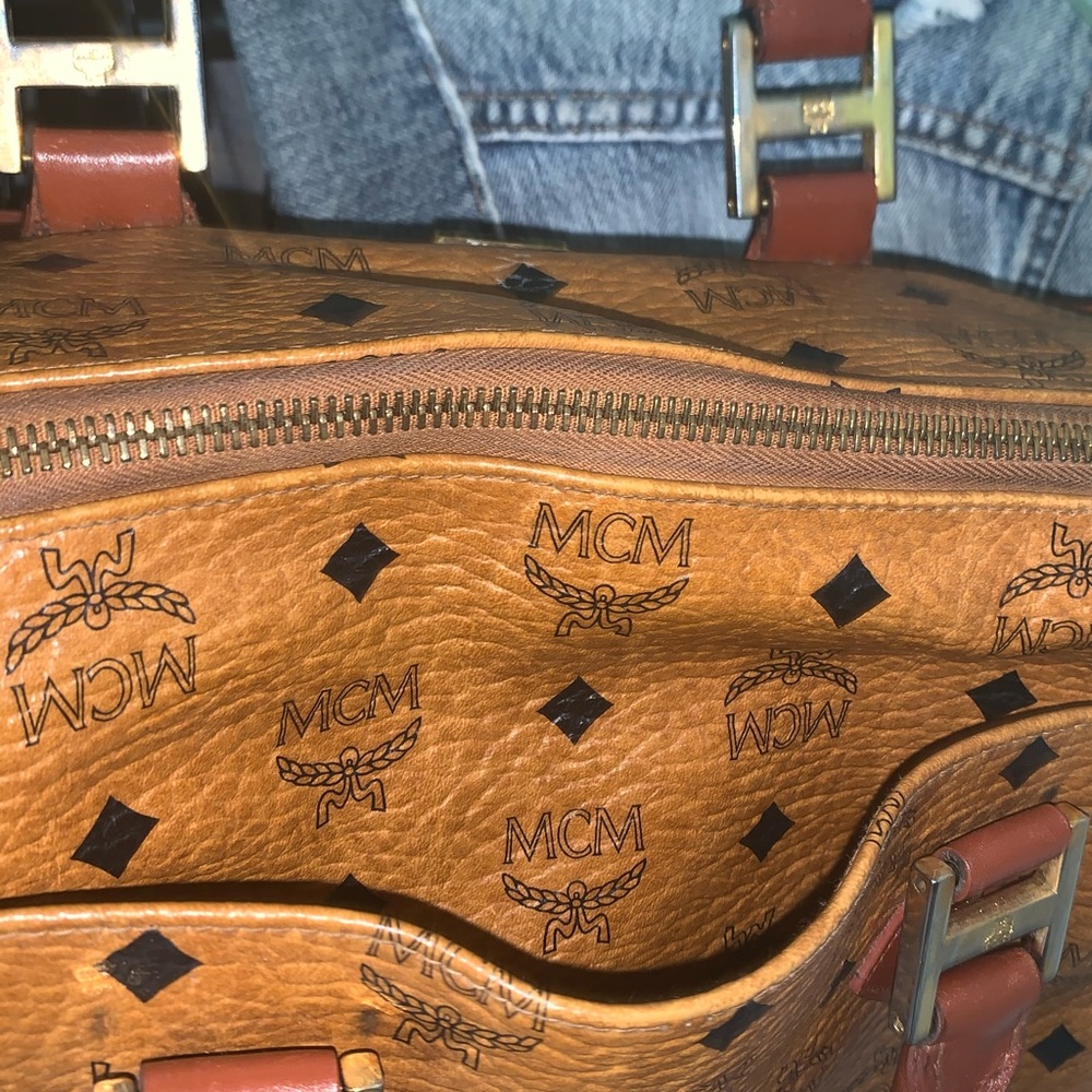 MCM Boston Medium With Strap - Picture 5 of 10